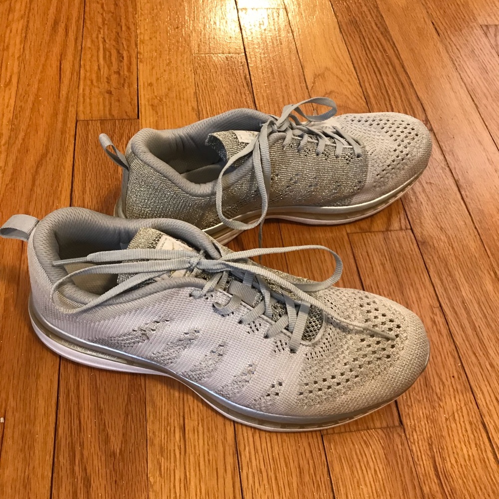 APL metallic gray and off-white Techloom Pros